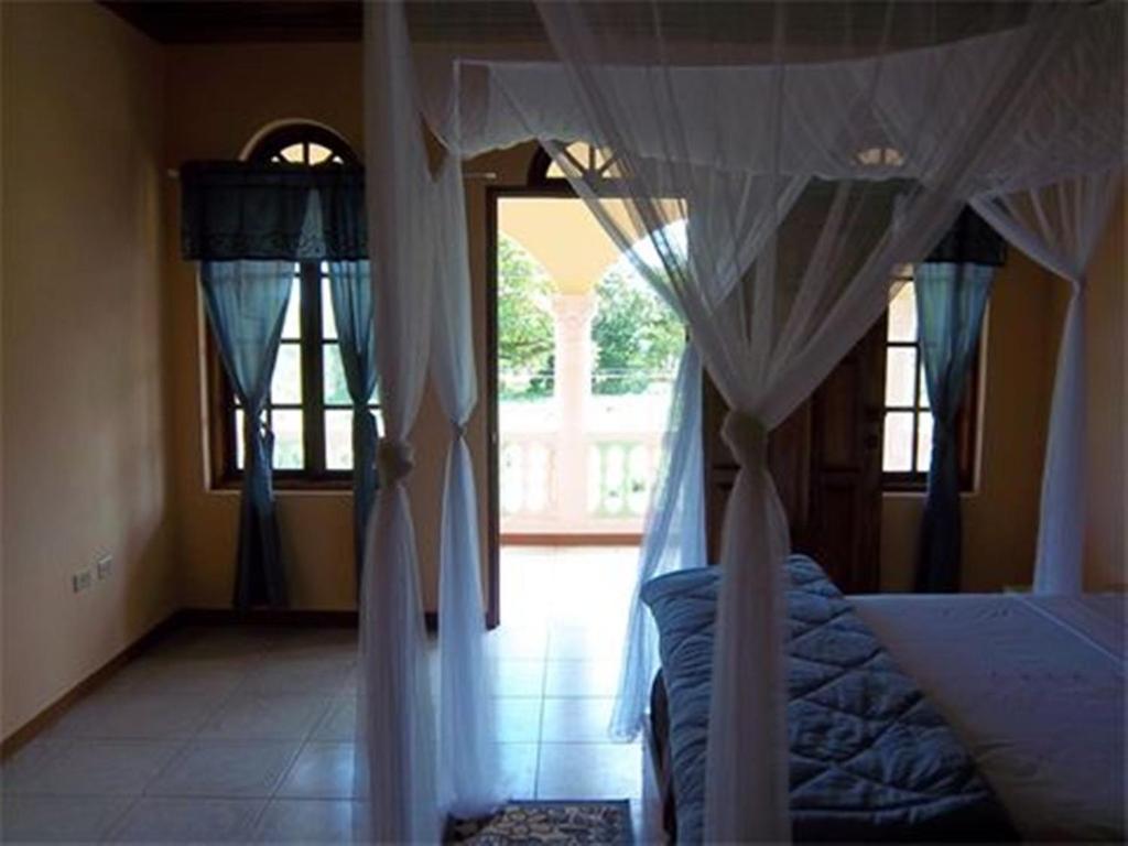 By The Sea Vacation Home And Villa Port Antonio Room photo