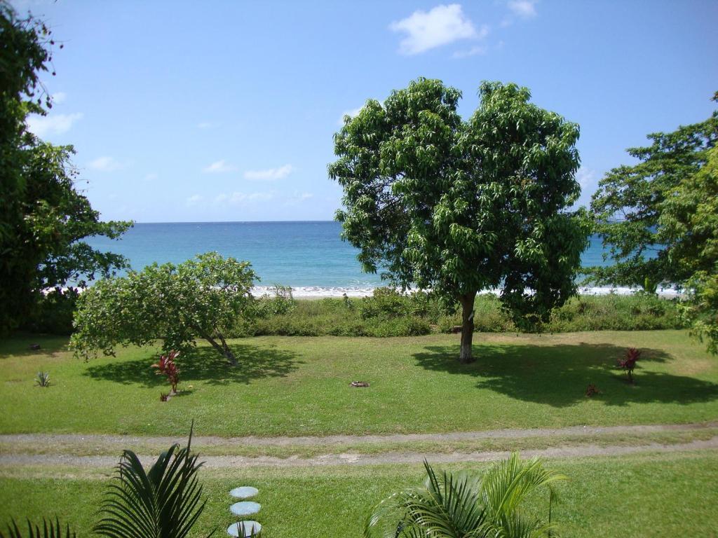 By The Sea Vacation Home And Villa Port Antonio Room photo