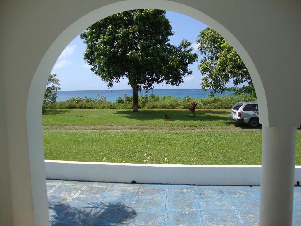 By The Sea Vacation Home And Villa Port Antonio Room photo