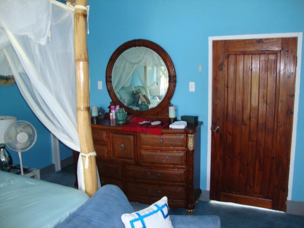 By The Sea Vacation Home And Villa Port Antonio Room photo