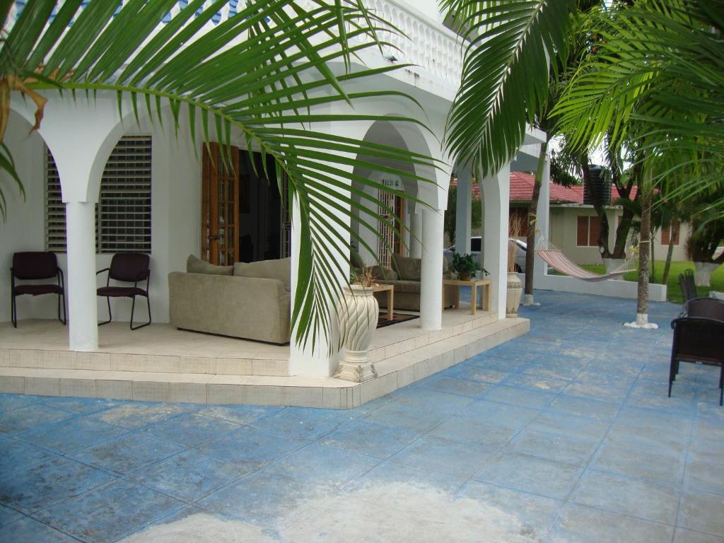 By The Sea Vacation Home And Villa Port Antonio Room photo