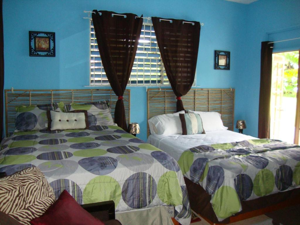 By The Sea Vacation Home And Villa Port Antonio Room photo