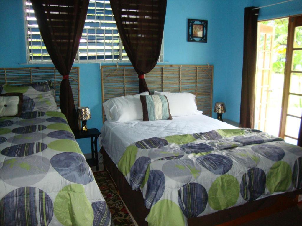 By The Sea Vacation Home And Villa Port Antonio Room photo