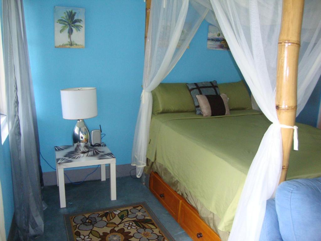 By The Sea Vacation Home And Villa Port Antonio Room photo