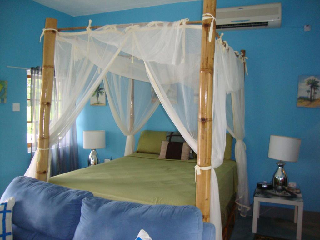 By The Sea Vacation Home And Villa Port Antonio Room photo